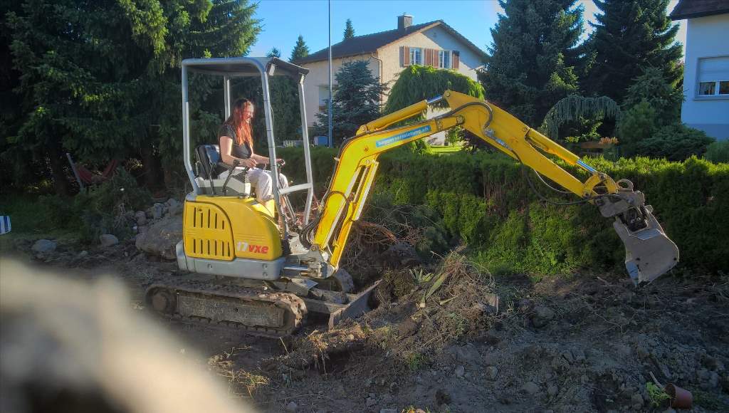 Hausumbau mit Bagger